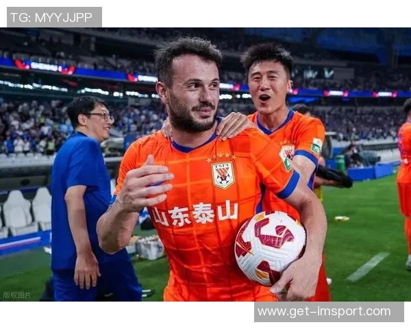 卡扎伊什维利荣膺2025赛季中超最佳球员创27球5助佳绩